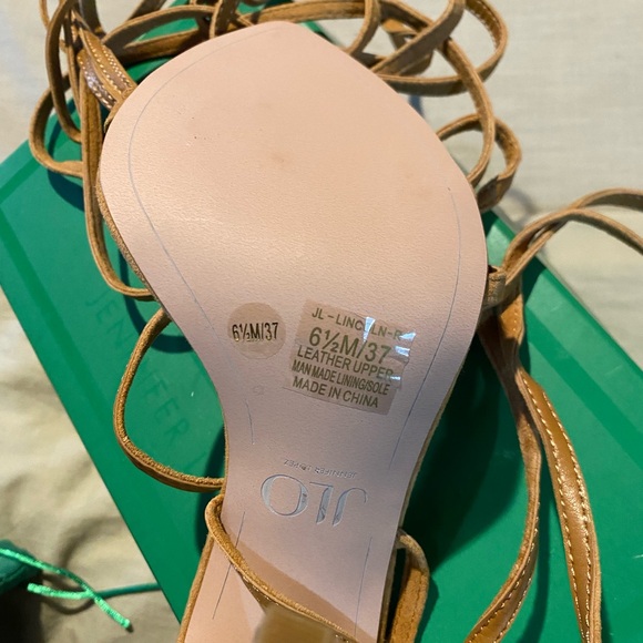 Jennifer Lopez Jlo bronze golden dessert Strap  Heels 4.5 heel - Picture 2 of 2